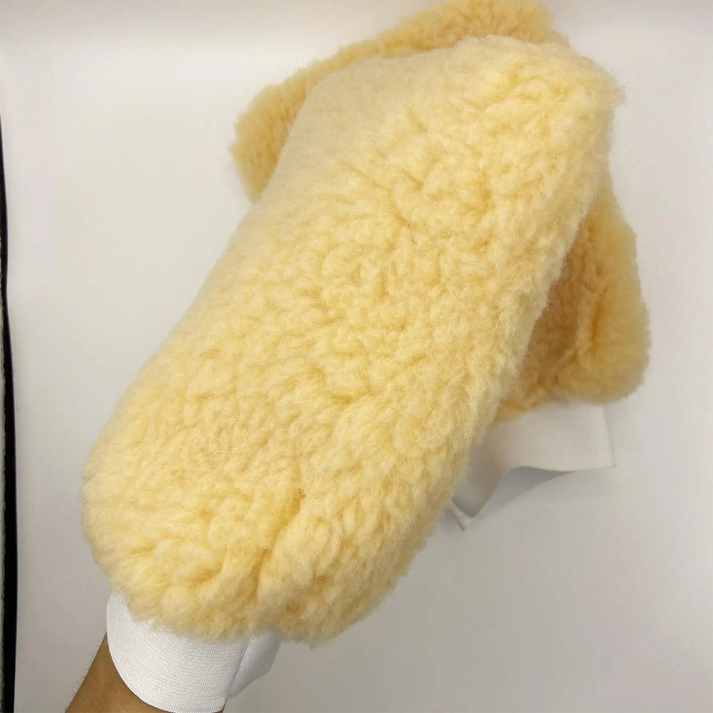 TickMitt Care – Zachte Grooming & Applicator Handschoen voor Paarden en Huisdieren