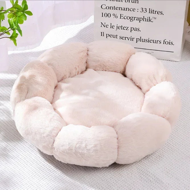 Hondenbed Bloemvorm – Zacht Pluche & Waterbestendig