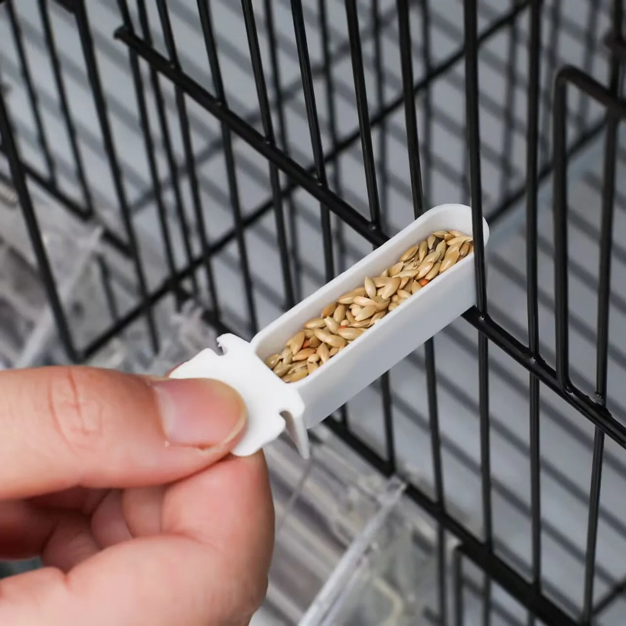 Vogel voerbak kunststof hangend – 4 stuks, voor kanaries en vinken