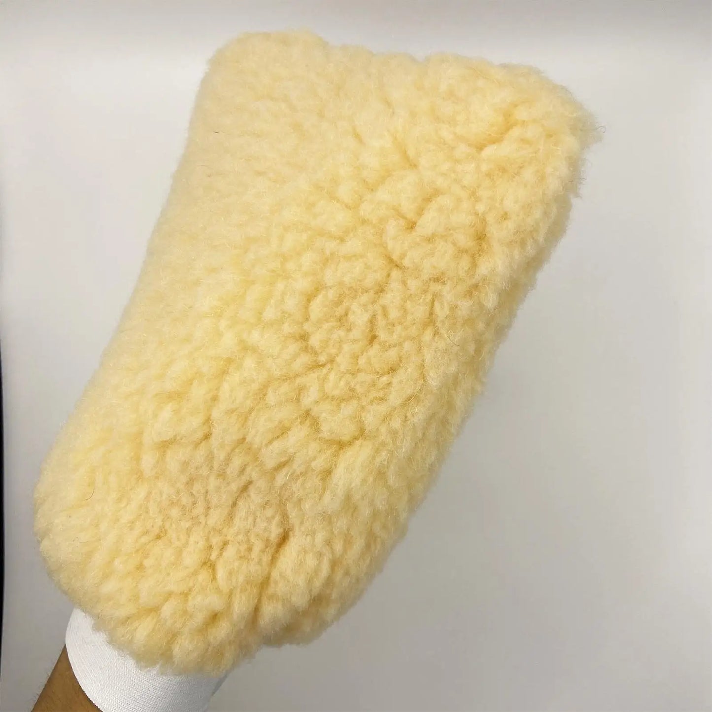 TickMitt Care – Zachte Grooming & Applicator Handschoen voor Paarden en Huisdieren