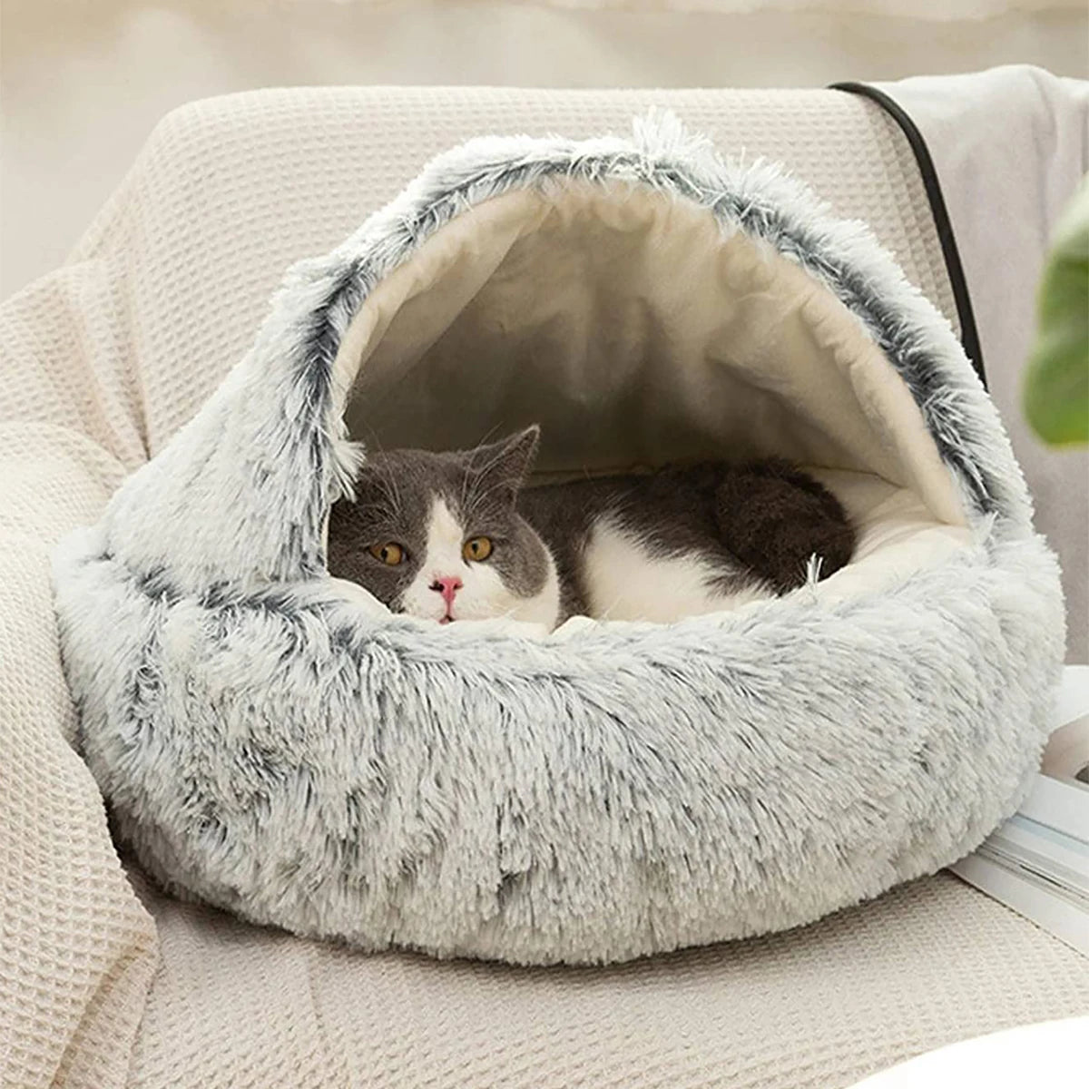 Pluizig Doughnut Kattenbed met Hoed – Zacht & Warm voor Kleine Huisdieren