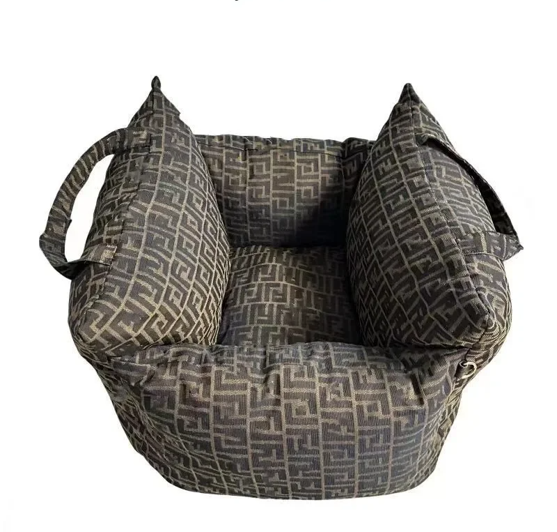 Dog Car Kennel – Afneembare en Wasbare Huisdierkennel voor Herfst & Winter